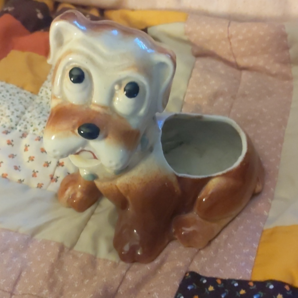 Vintage sad puppy dog eyes planter.
